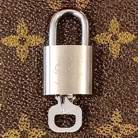 LOUIS VUITTON Silver Lock & Key Brushed Palladium Made In France RARE COA #316 - Picture 14 of 14
